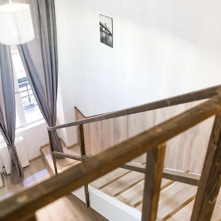 公寓 Budget Lofts *