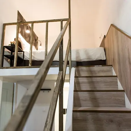 Budget Lofts 公寓 *