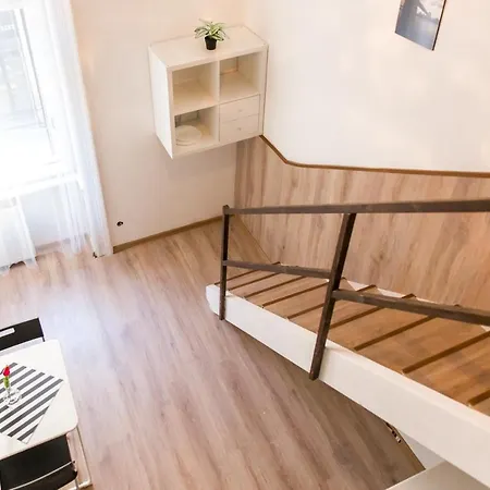 דירה Budget Lofts *