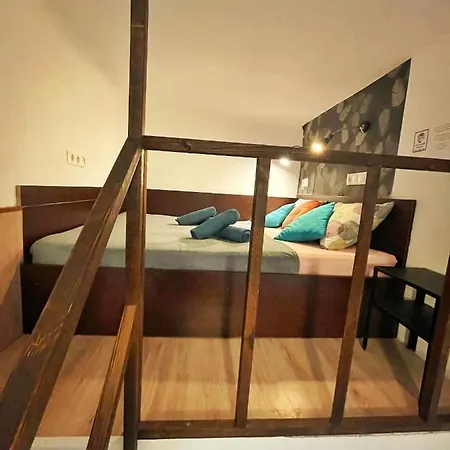 アパート Budget Lofts