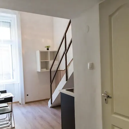 Central Budget Lofts Lägenhet