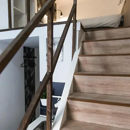 Central Budget Lofts Lägenhet